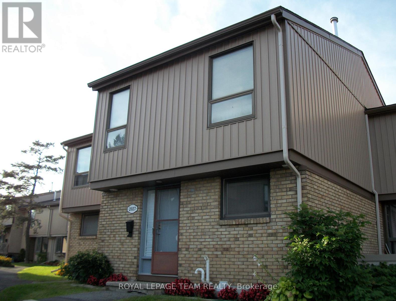 35 - 2027 Stonehenge Crescent