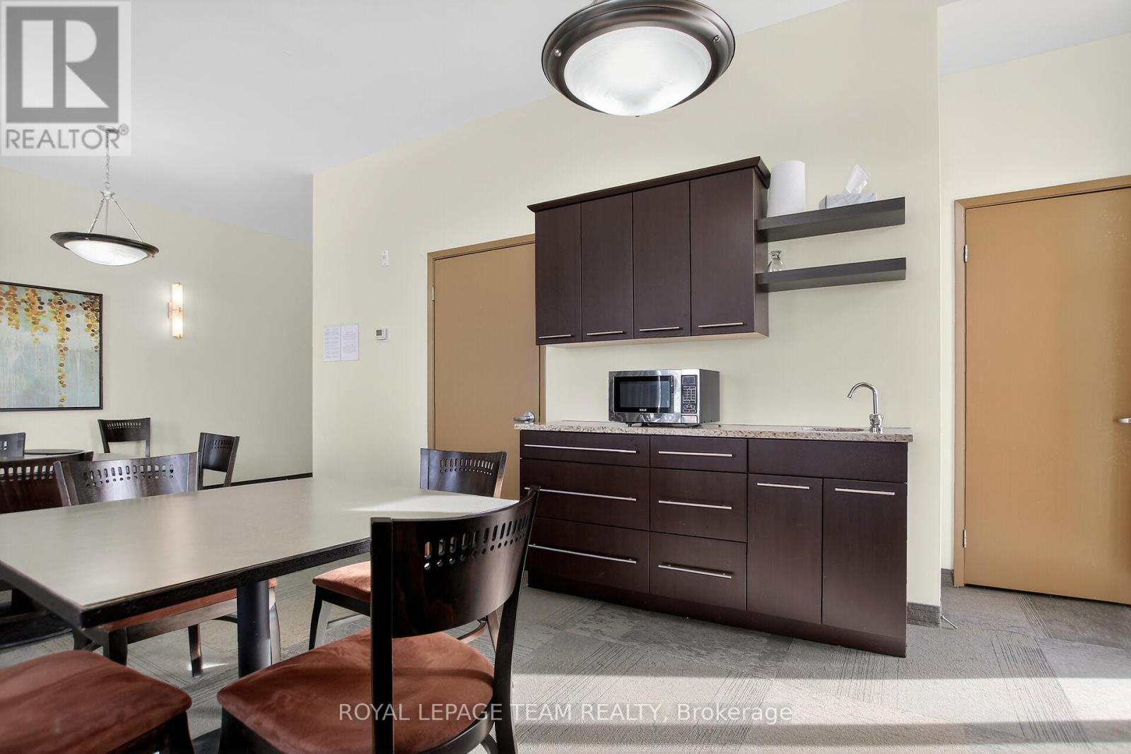 204 - 310 Centrum Boulevard