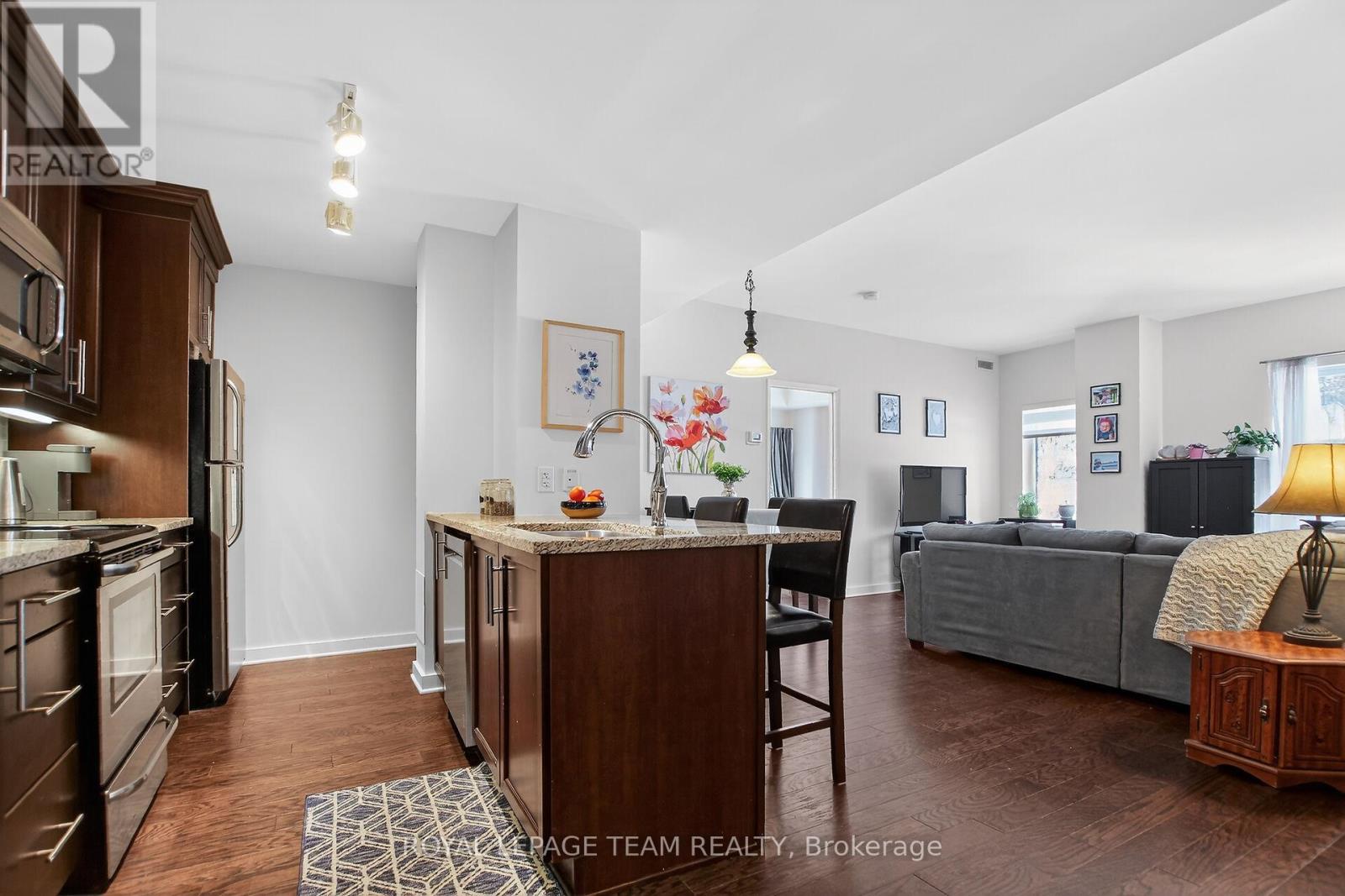 204 - 310 Centrum Boulevard