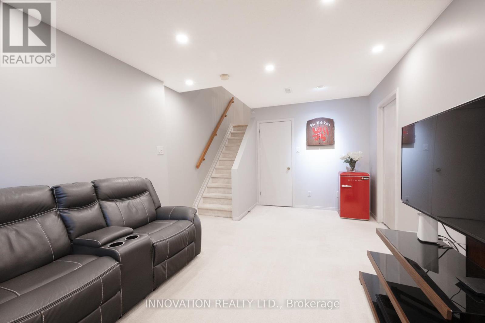 106 - 335 Hillsboro Private