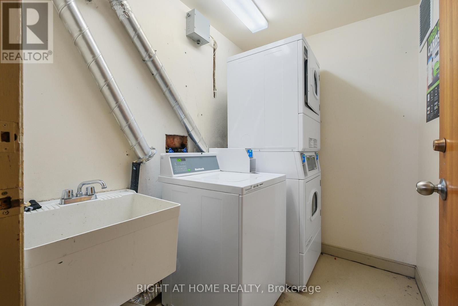 11 - 898 Elmsmere Road