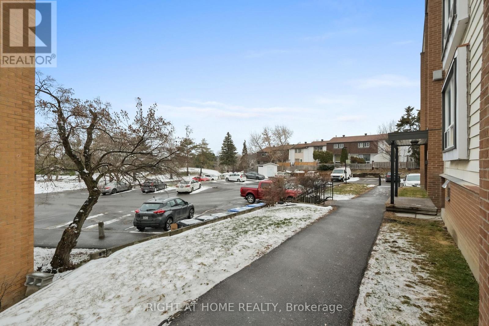 11 - 898 Elmsmere Road