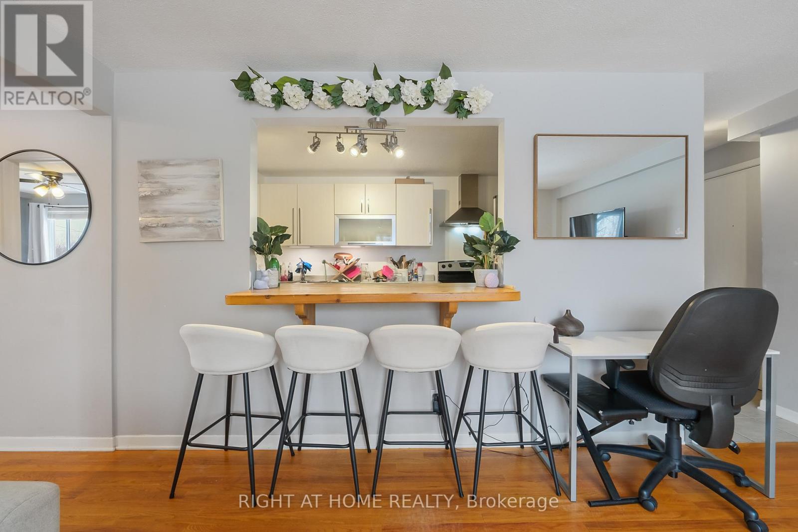 11 - 898 Elmsmere Road