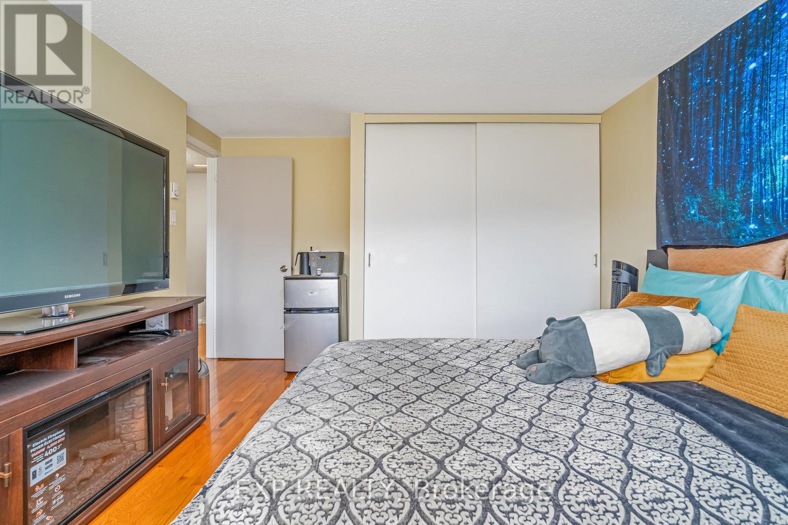 12 - 2610 Draper Avenue