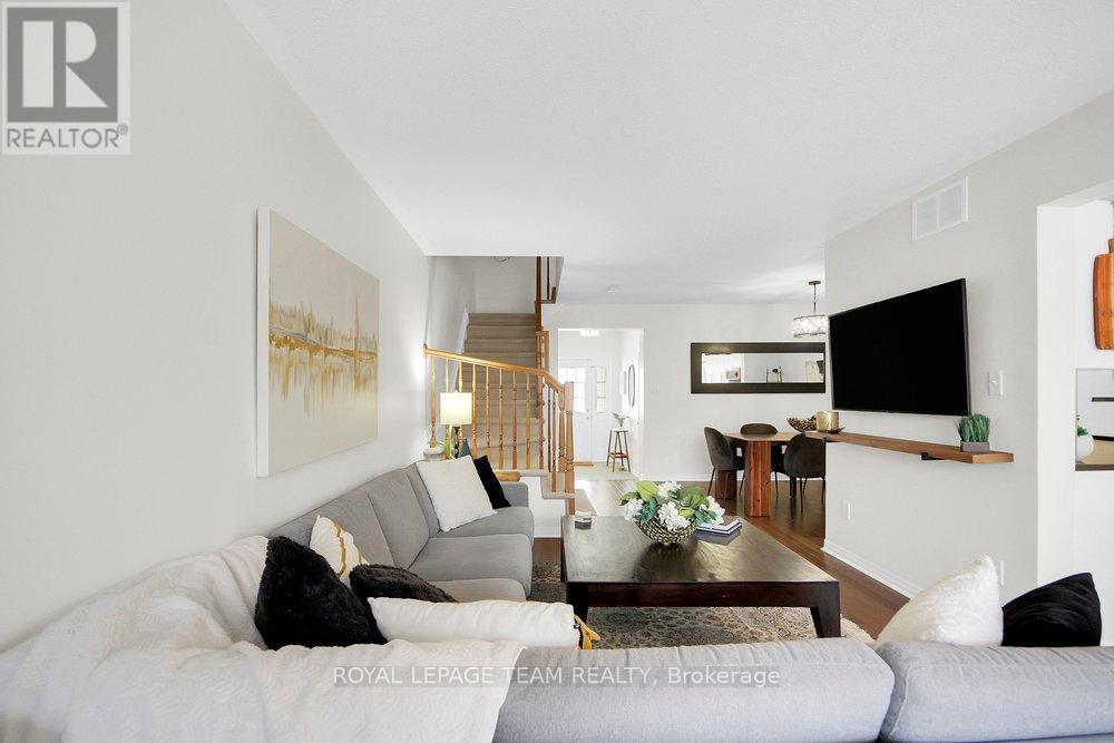 19 Fieldberry Private