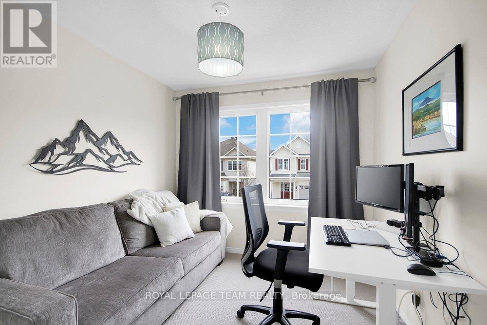 19 Fieldberry Private