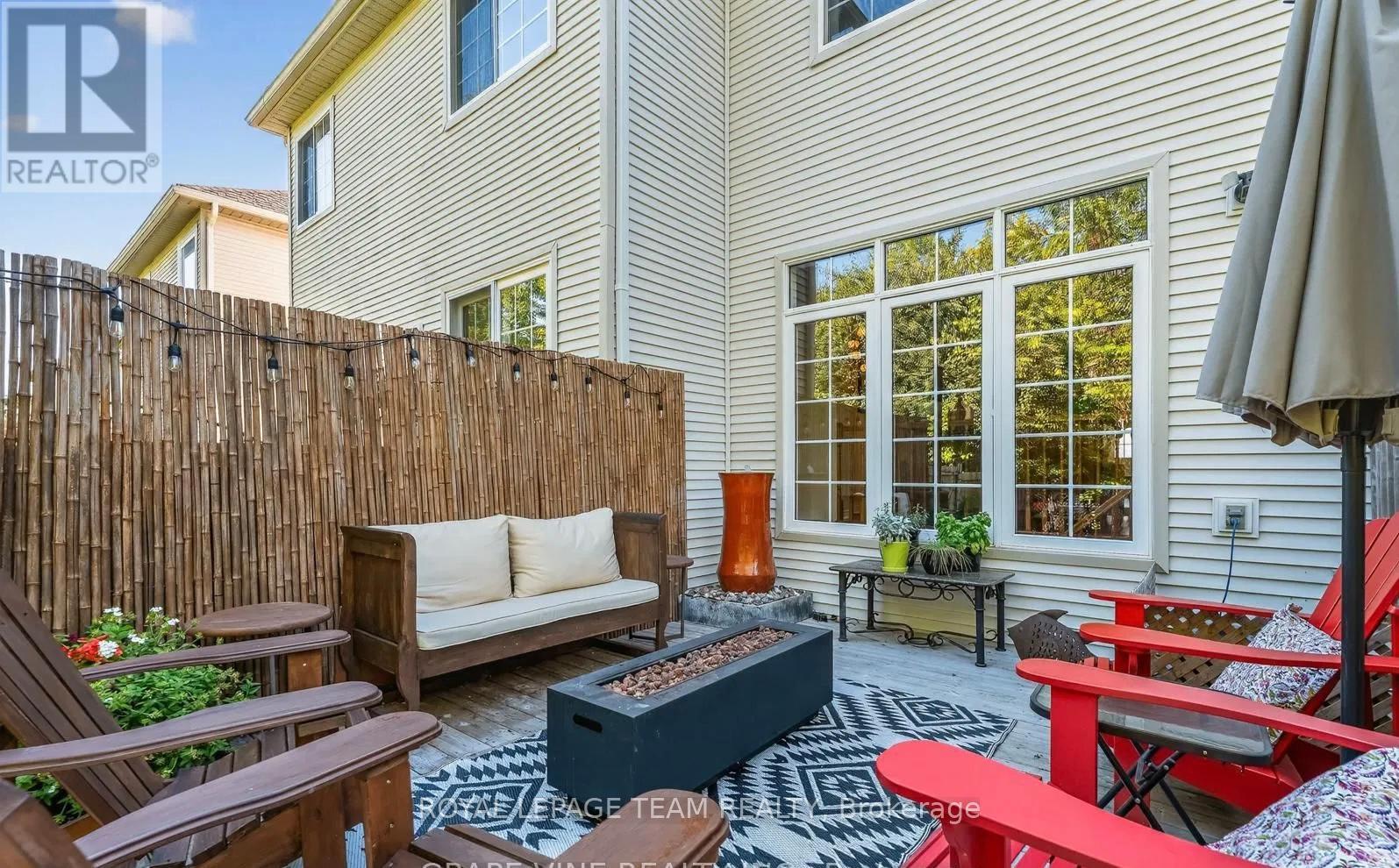 19 Fieldberry Private