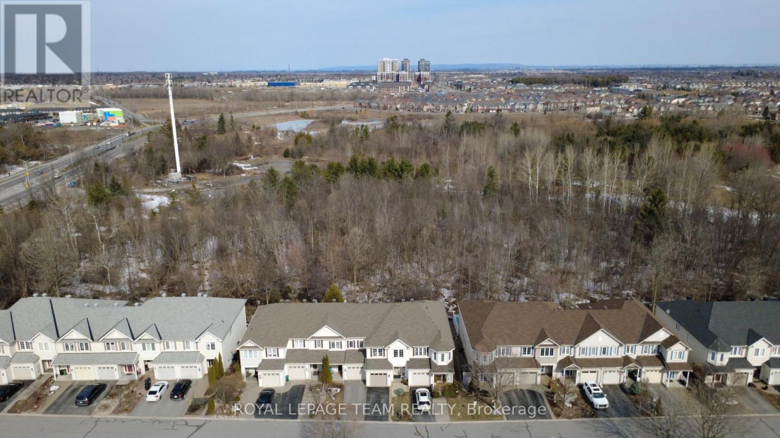 19 Fieldberry Private