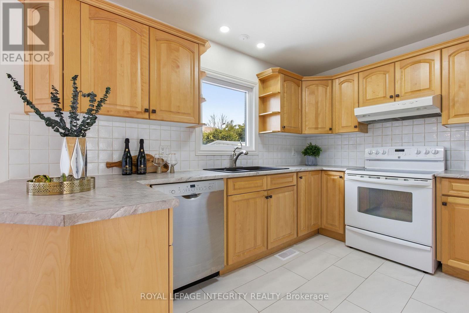 1019 Driftwood Crescent