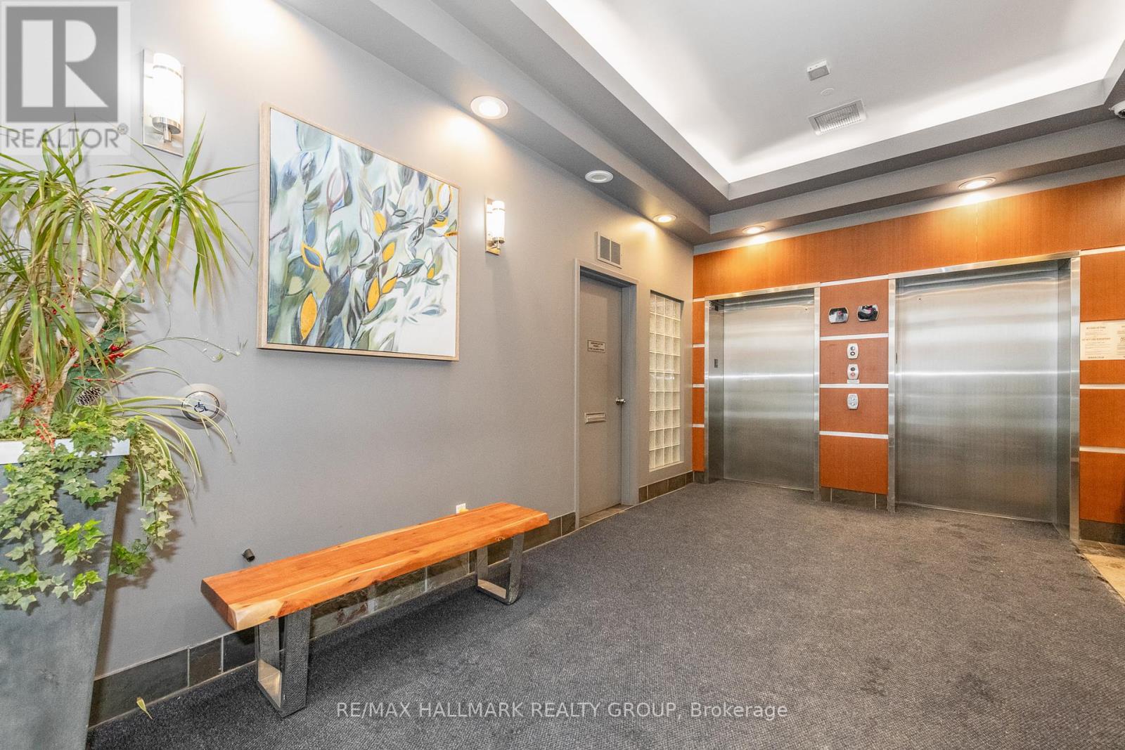 702 - 1227 Wellington Street W