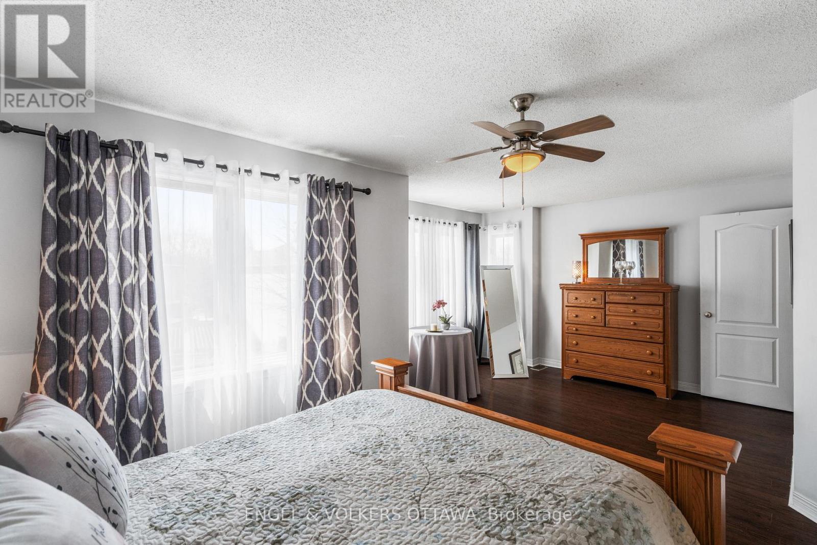 17 Hunterswood Crescent