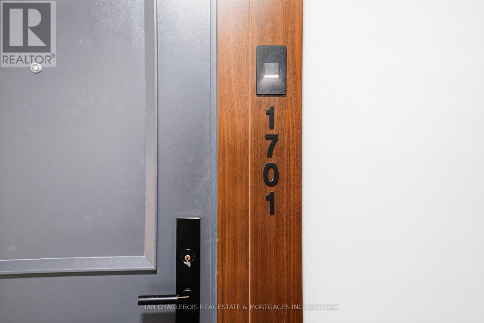 1701 - 255 Bay Street