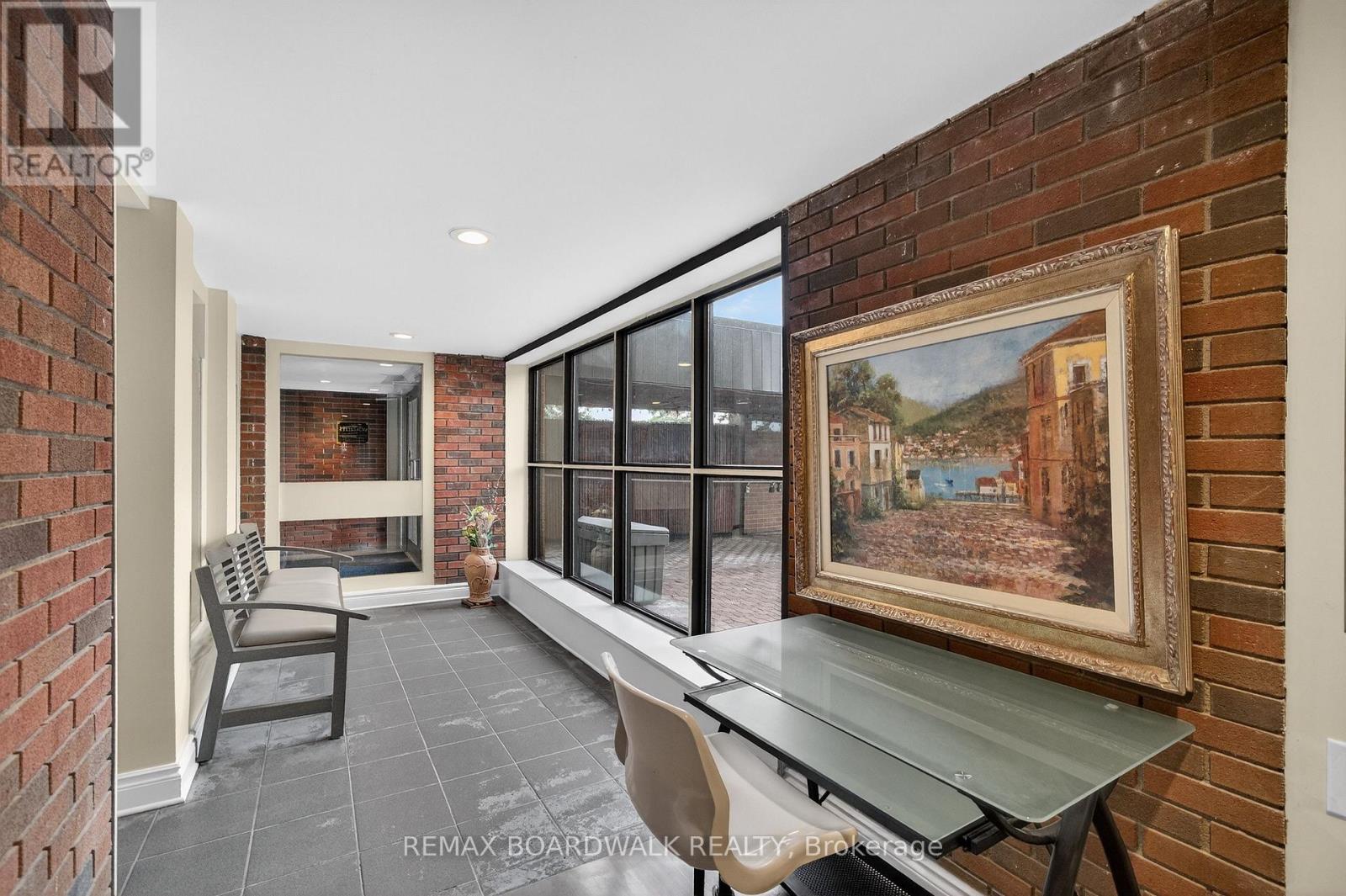 407 - 1356 Meadowlands Drive E