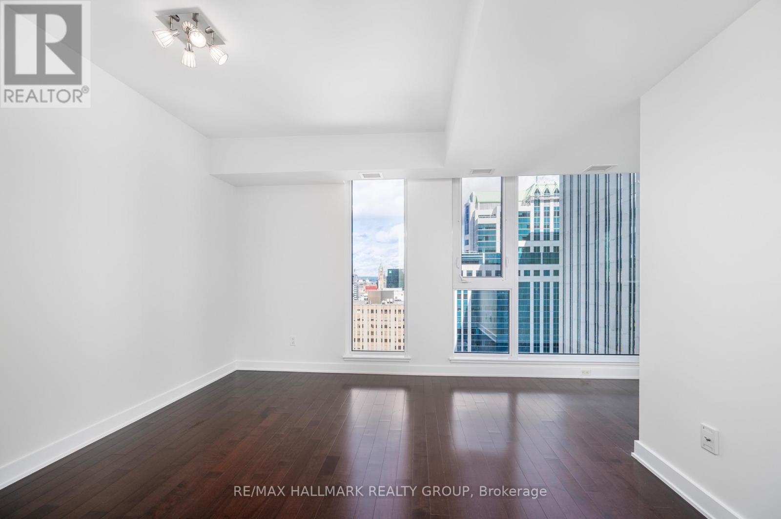 1904 - 179 Metcalfe Street