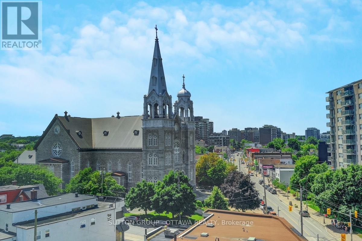 308 - 1000 Wellington Street W