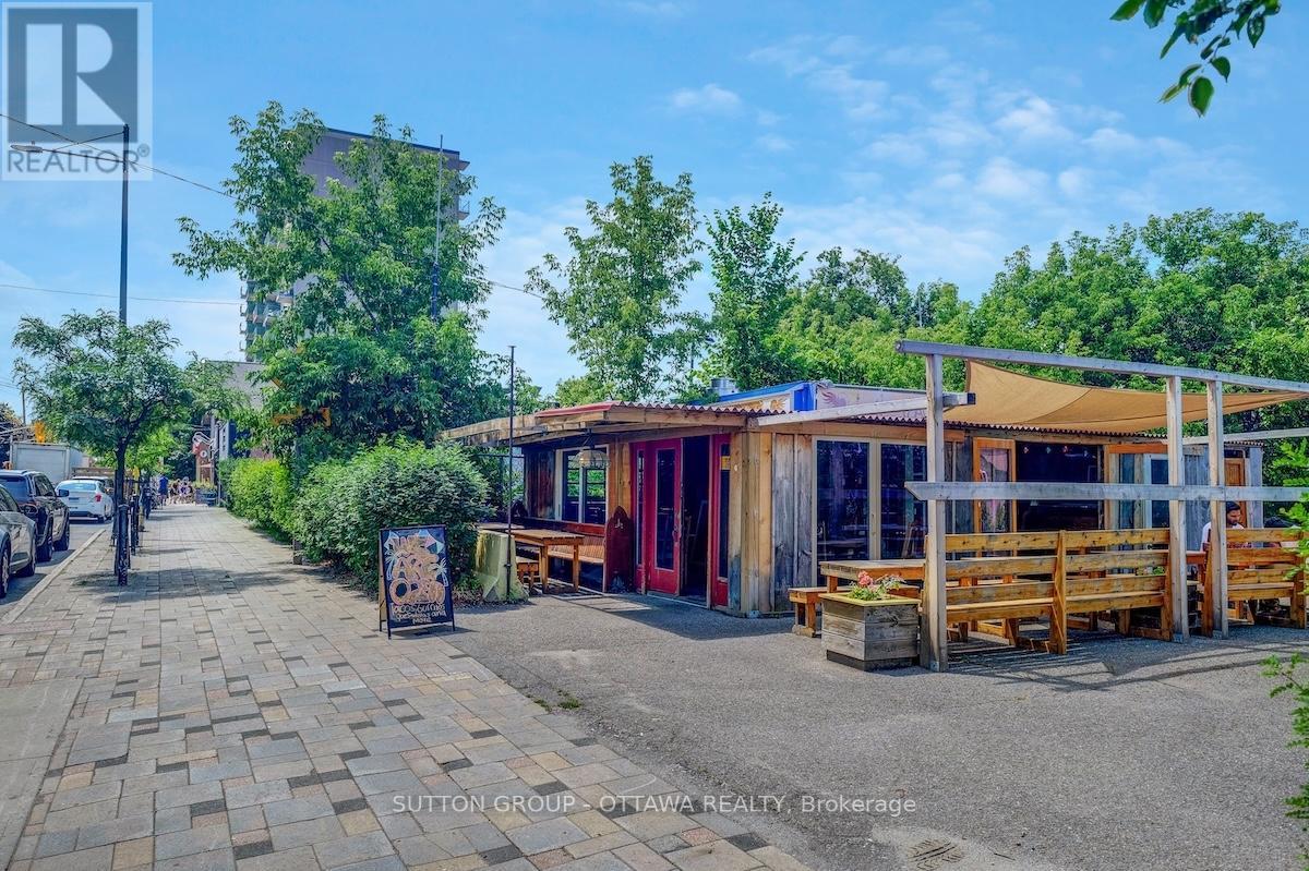 308 - 1000 Wellington Street W