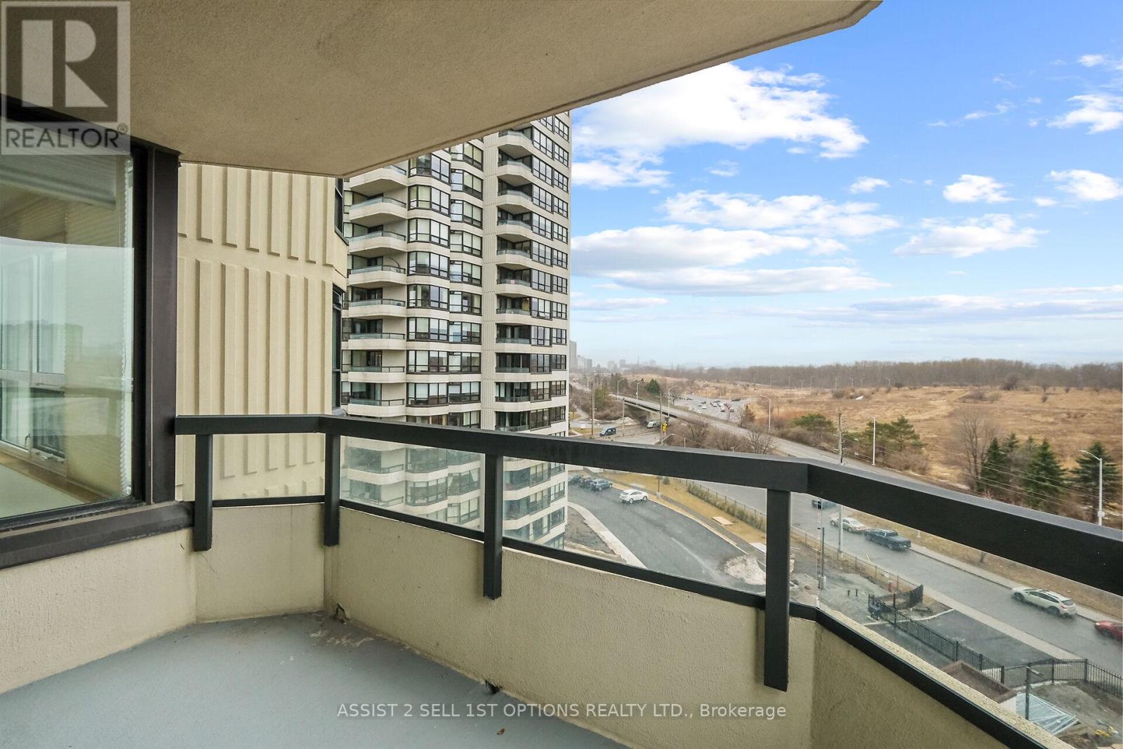 807 - 1500 Riverside Drive