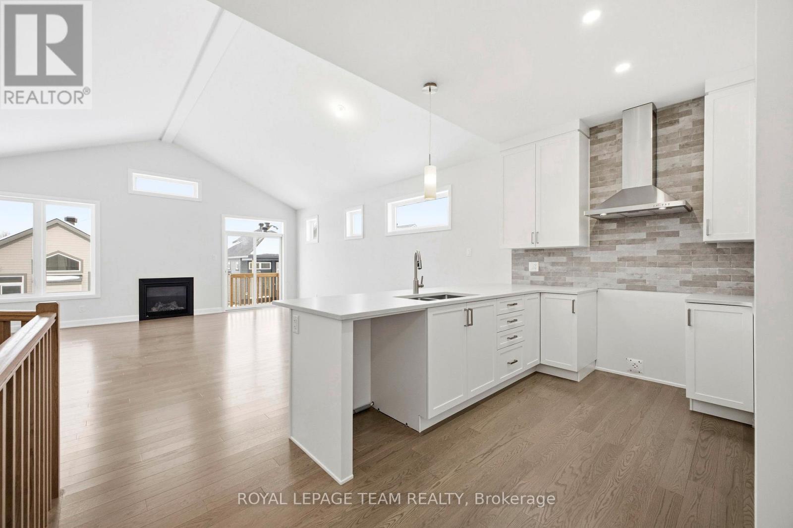 537 Swinley Crescent