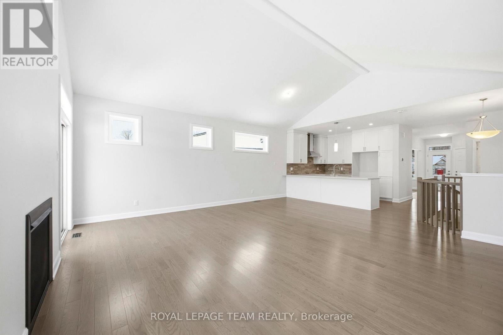 537 Swinley Crescent