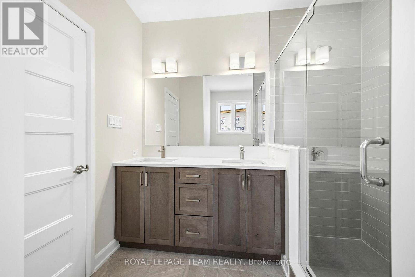 537 Swinley Crescent