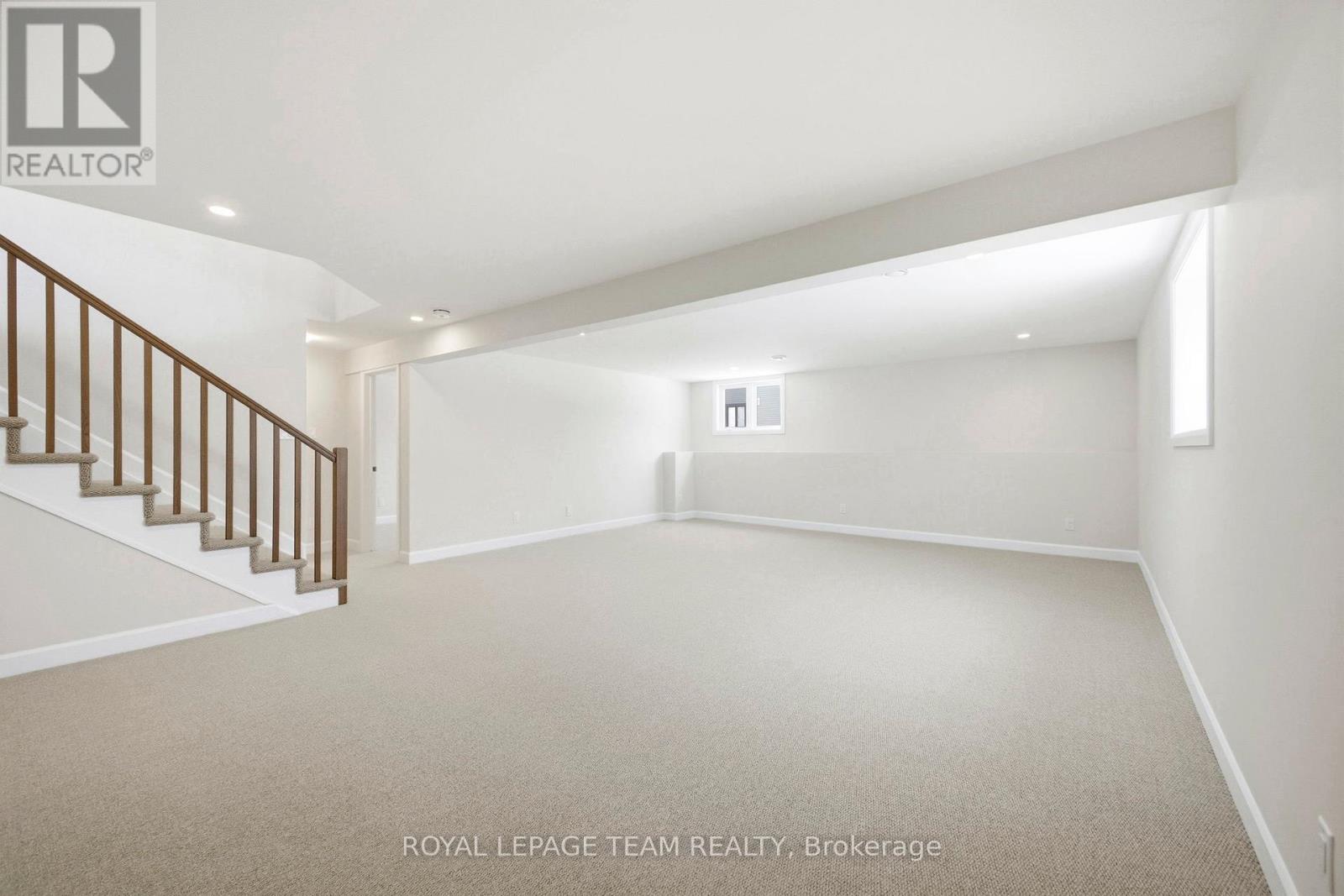 537 Swinley Crescent