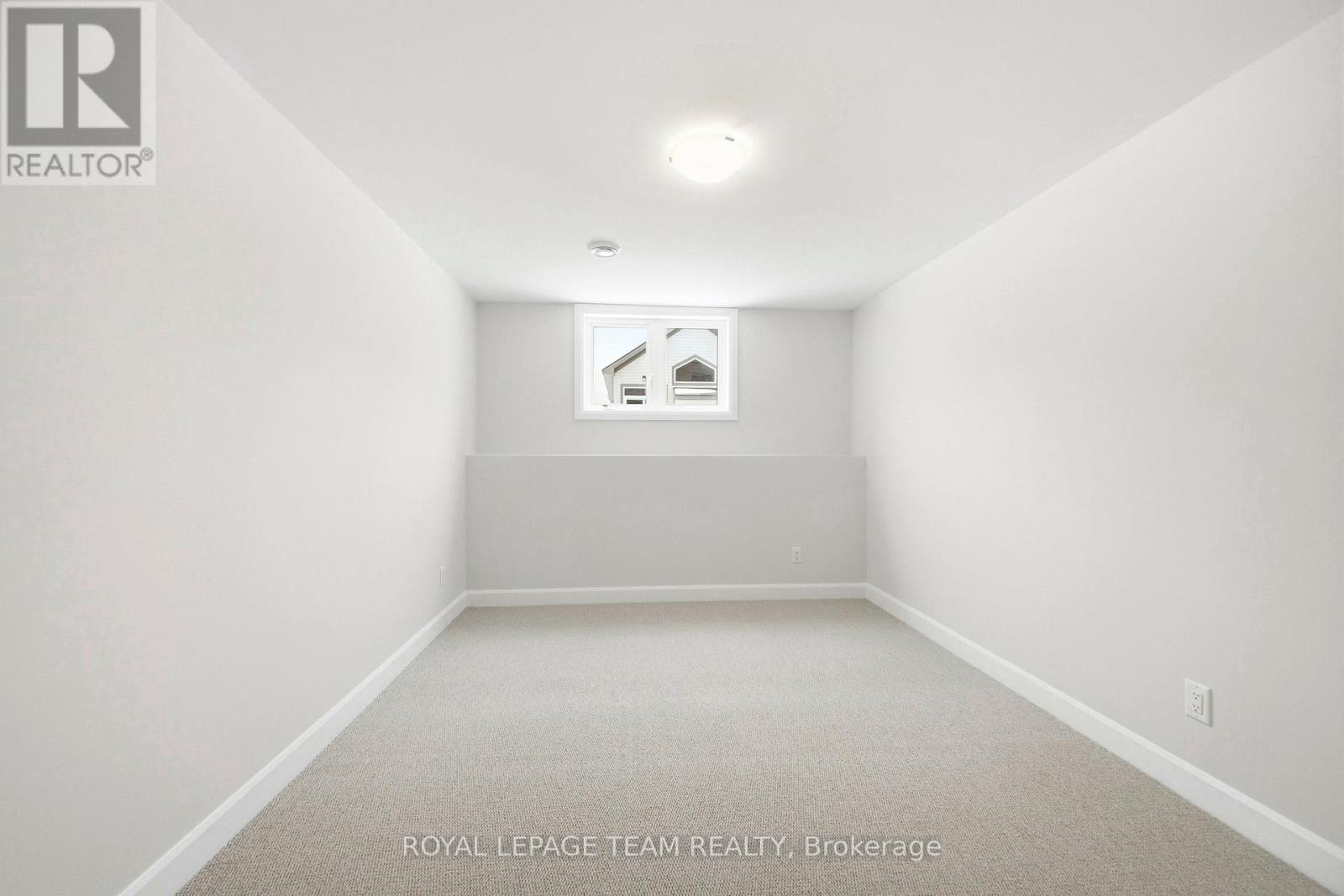 537 Swinley Crescent