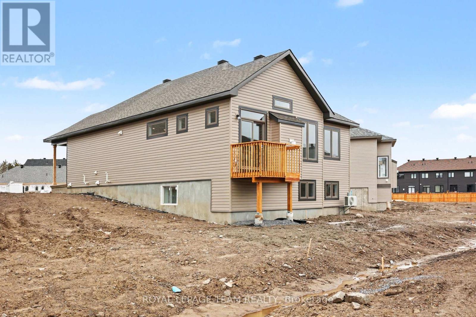 537 Swinley Crescent