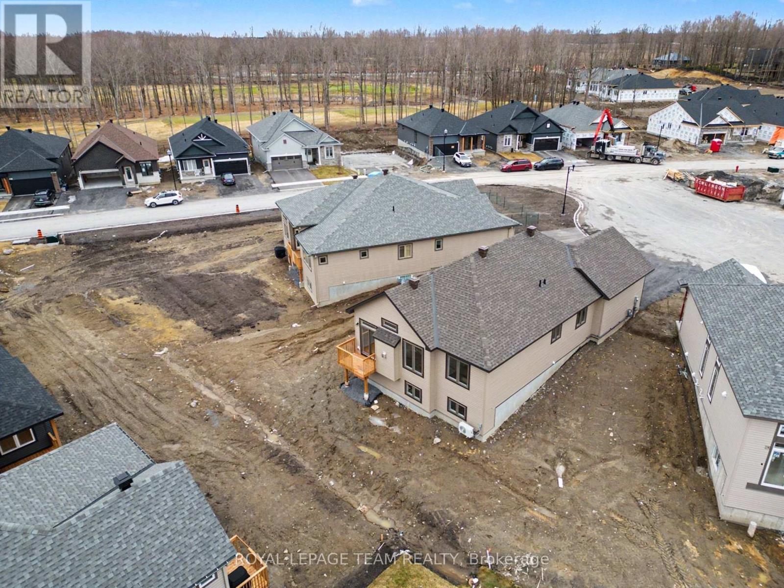 537 Swinley Crescent