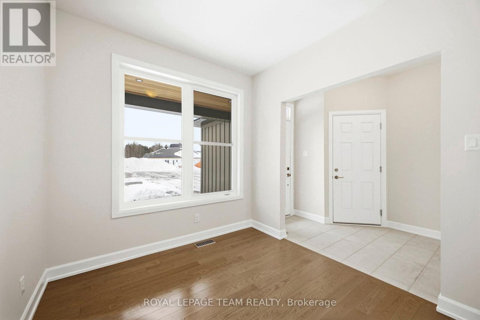 537 Swinley Crescent