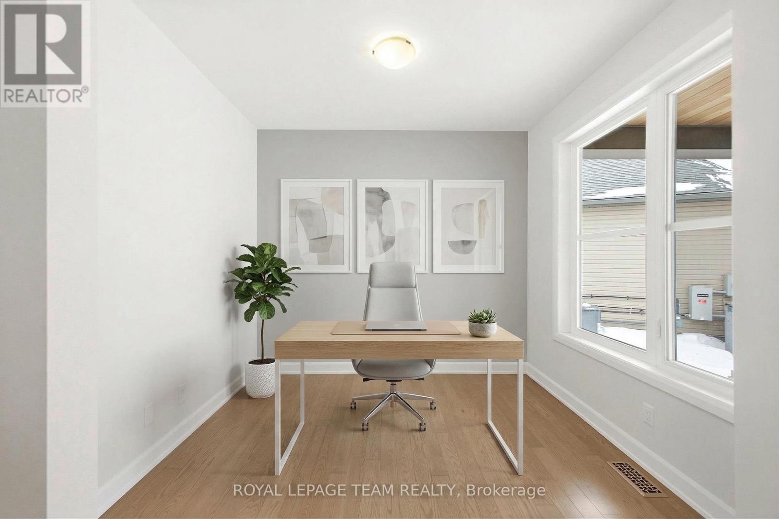 537 Swinley Crescent