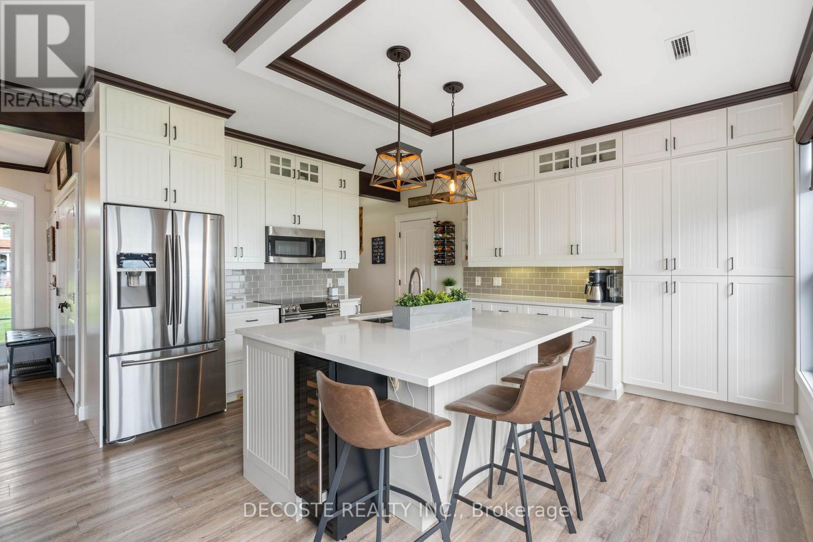 21190 Bayview Avenue