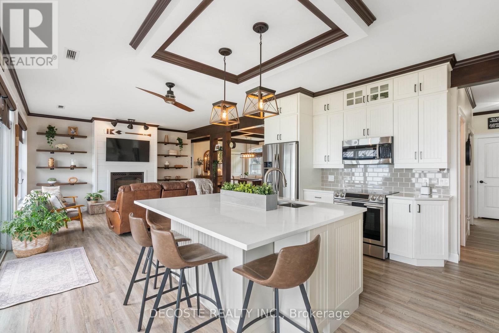 21190 Bayview Avenue