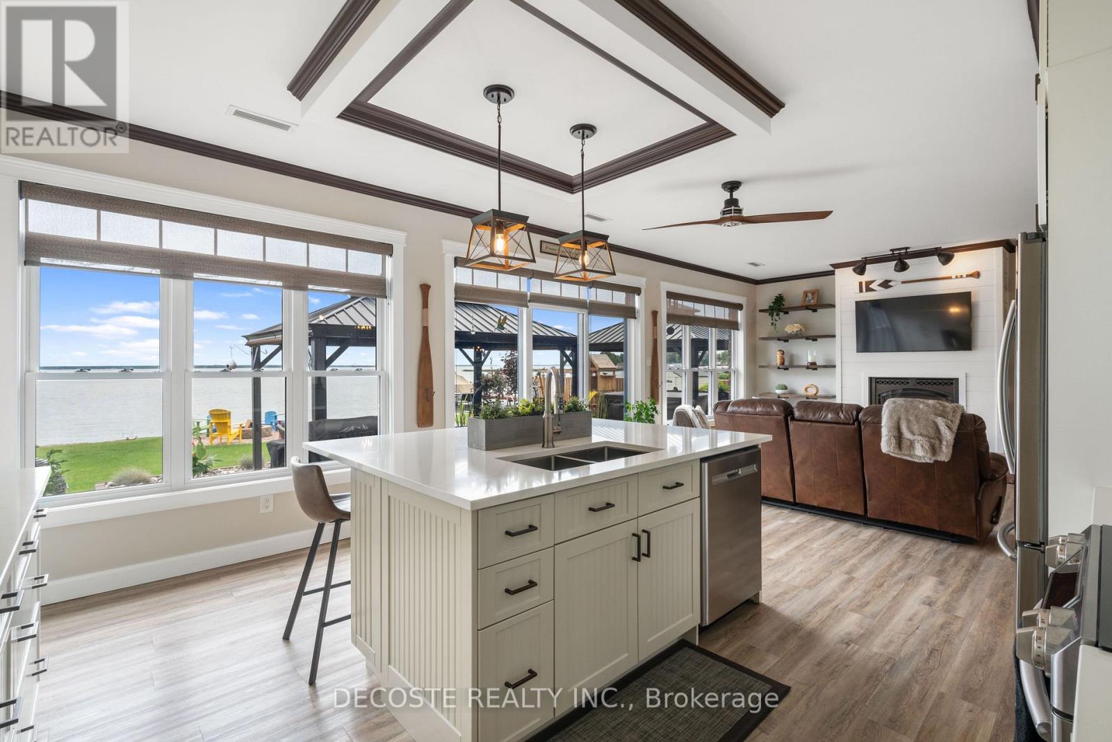 21190 Bayview Avenue