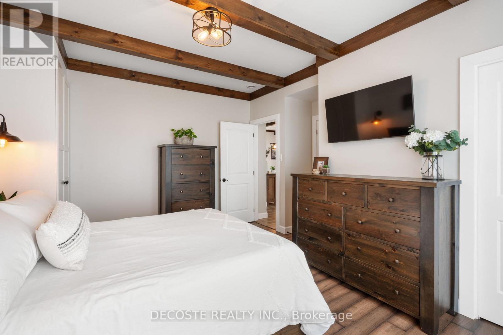 21190 Bayview Avenue