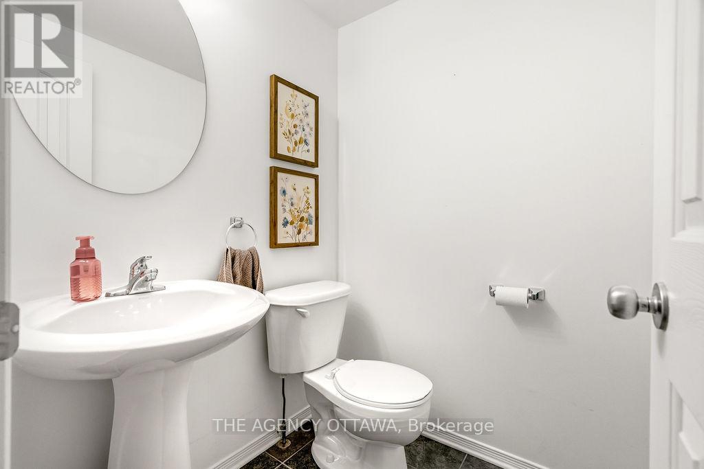 555 Aberfoyle Circle