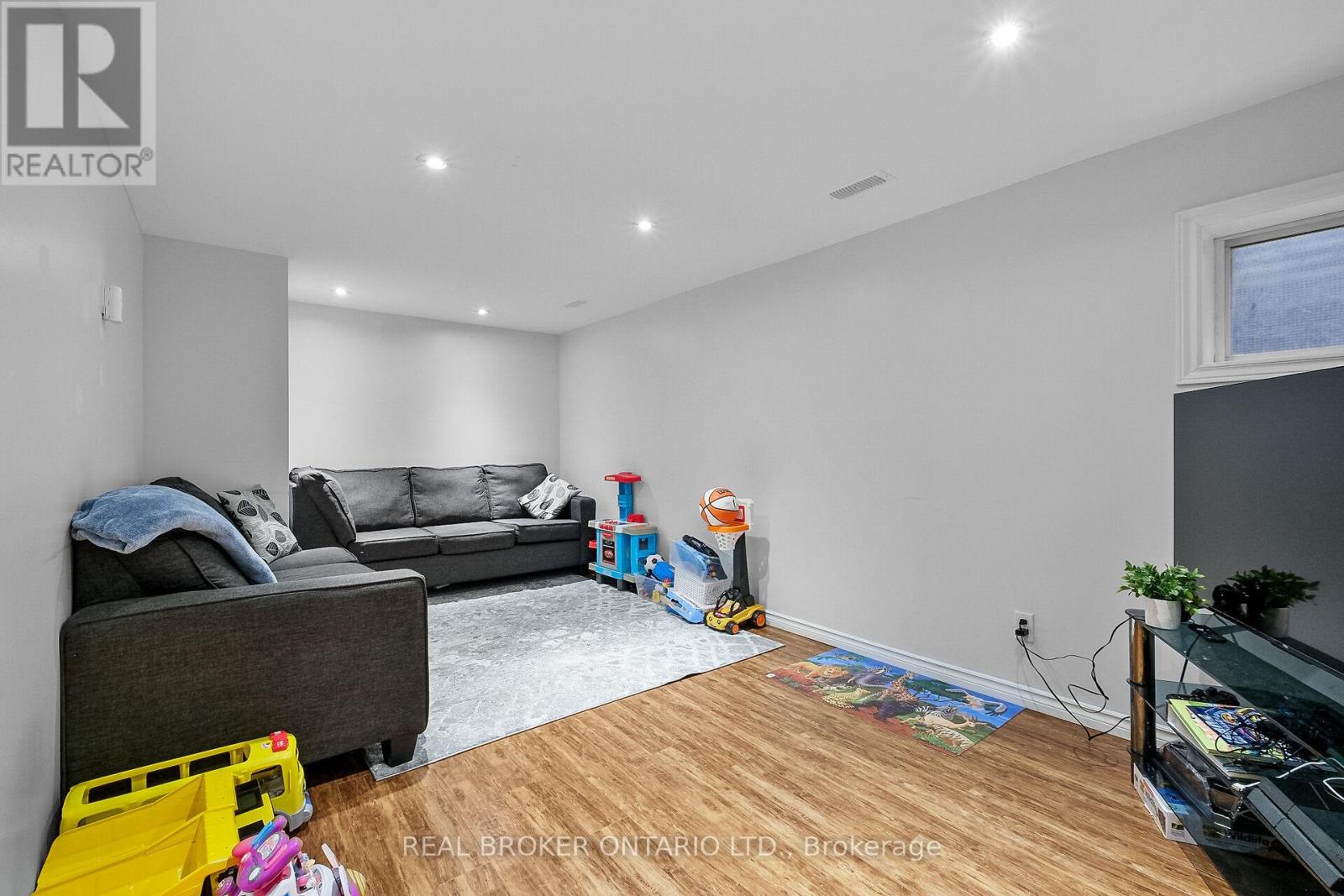 41 - 2669 Southvale Crescent