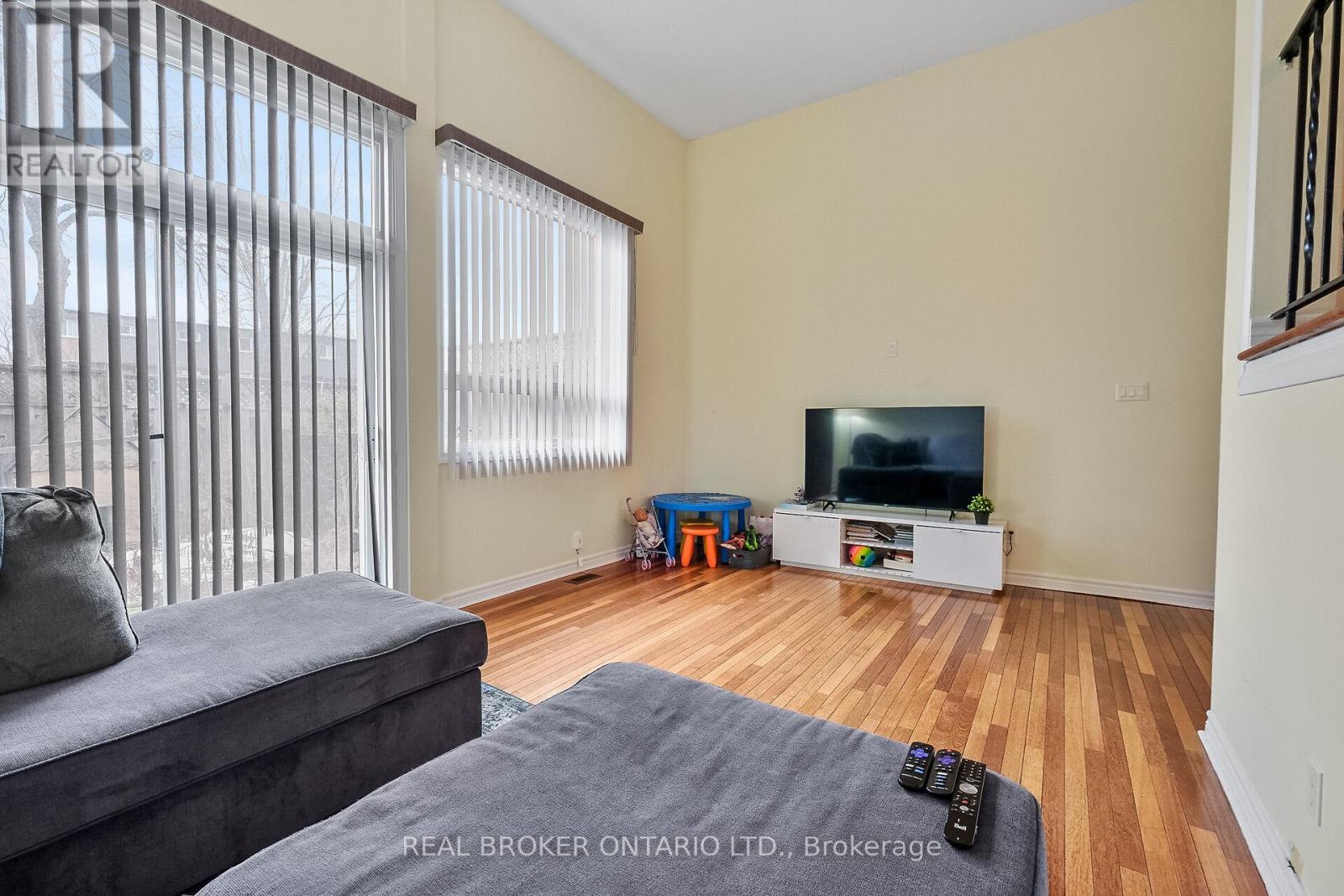 41 - 2669 Southvale Crescent