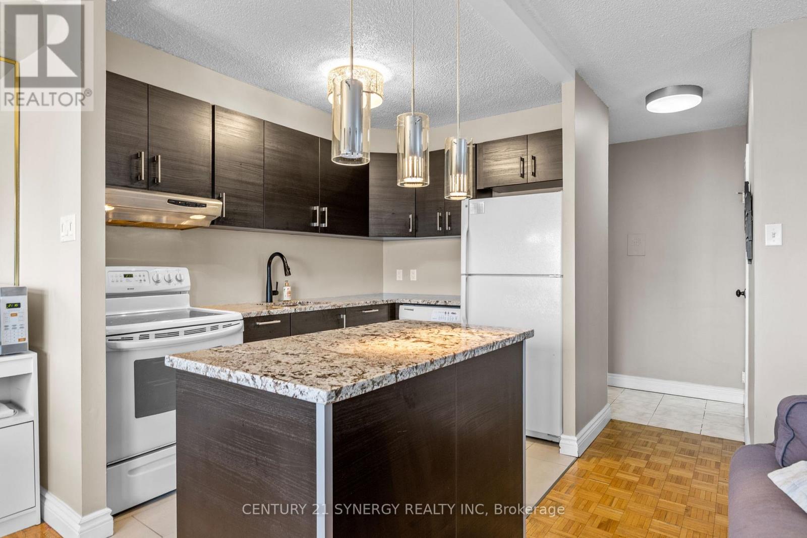 1009 - 158a Mcarthur Avenue