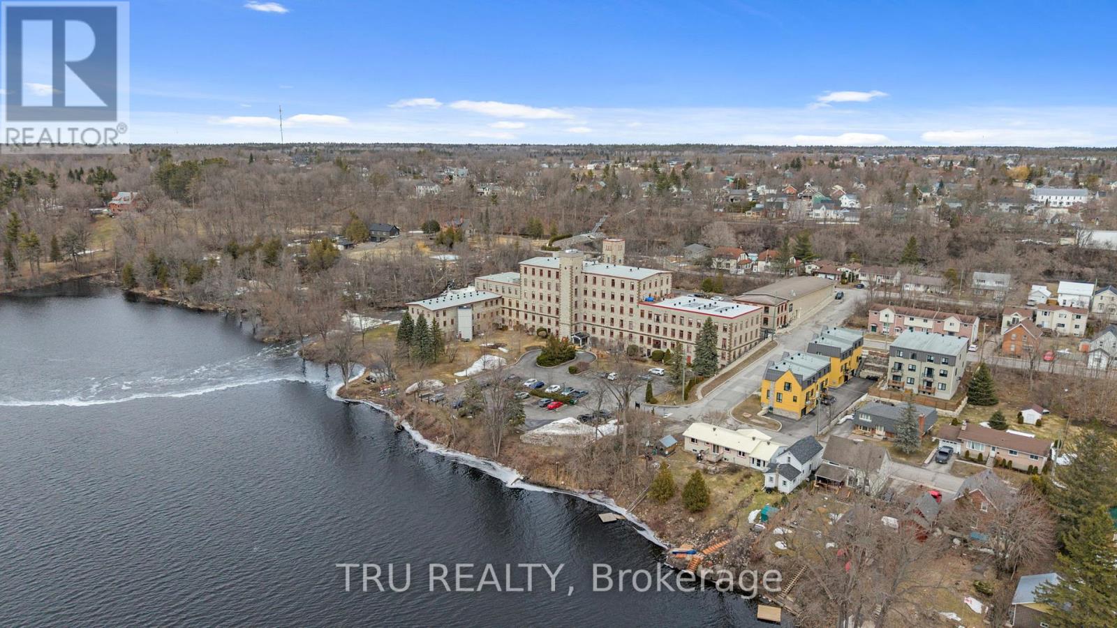 308 - 1 Rosamond Street E