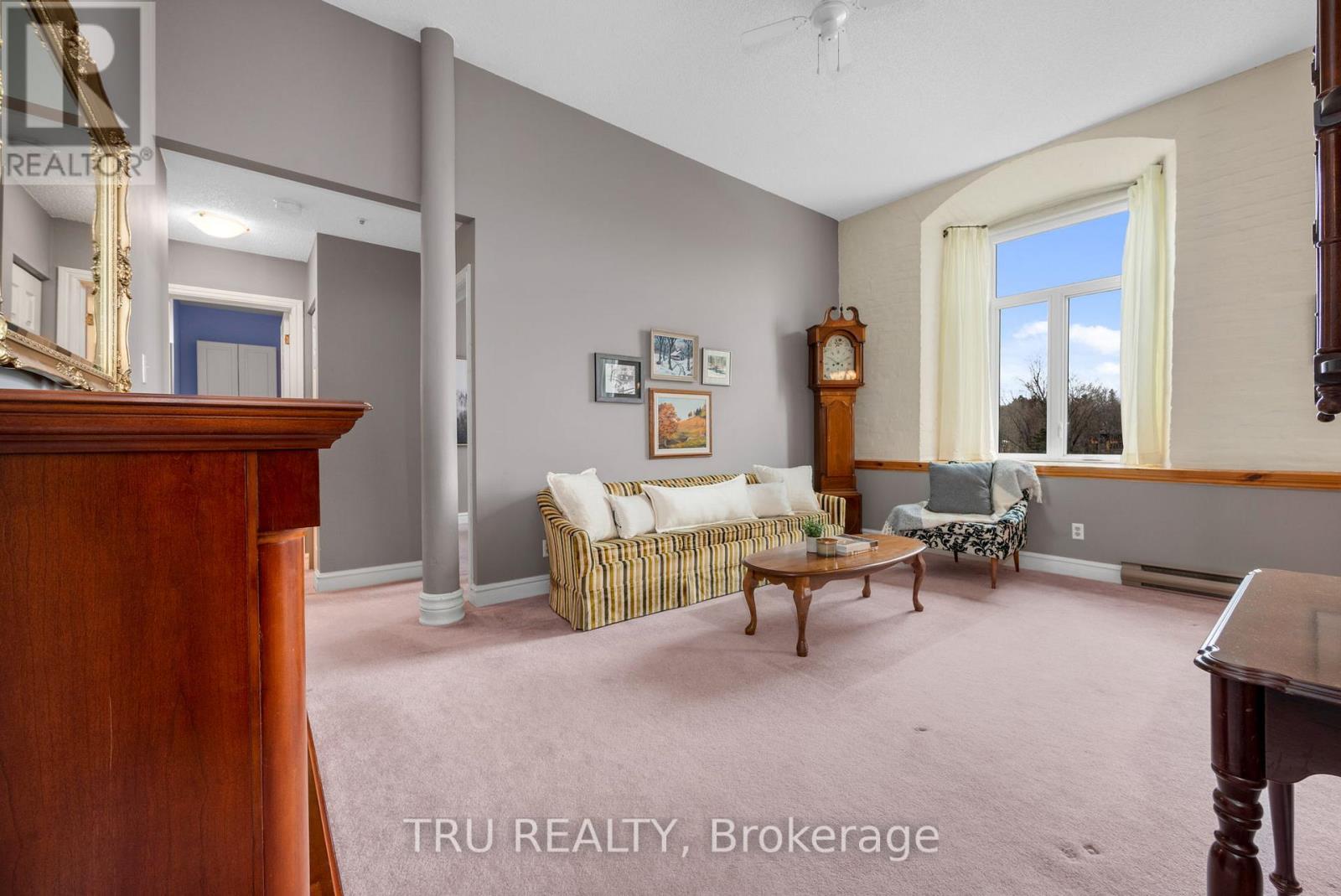 308 - 1 Rosamond Street E