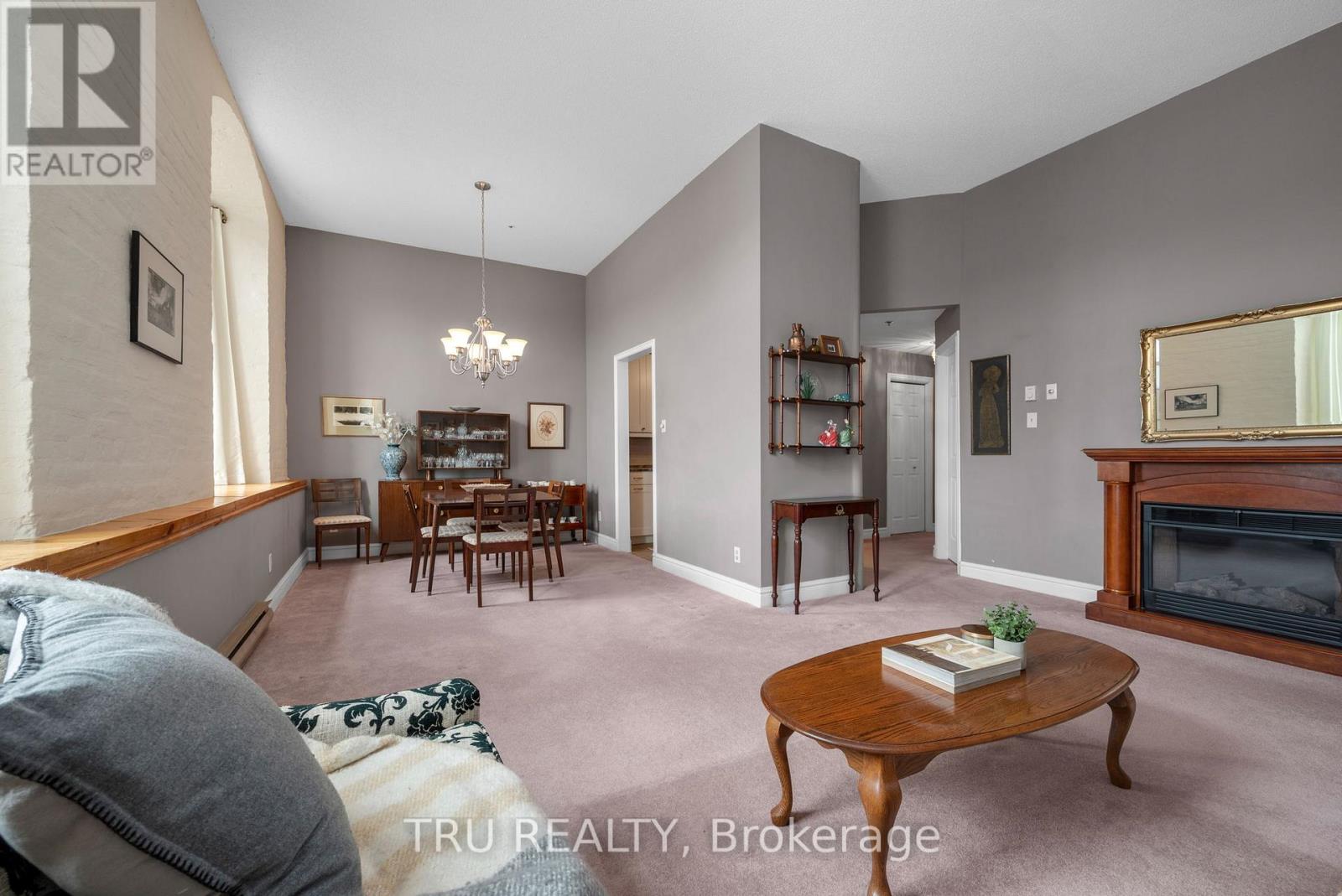 308 - 1 Rosamond Street E