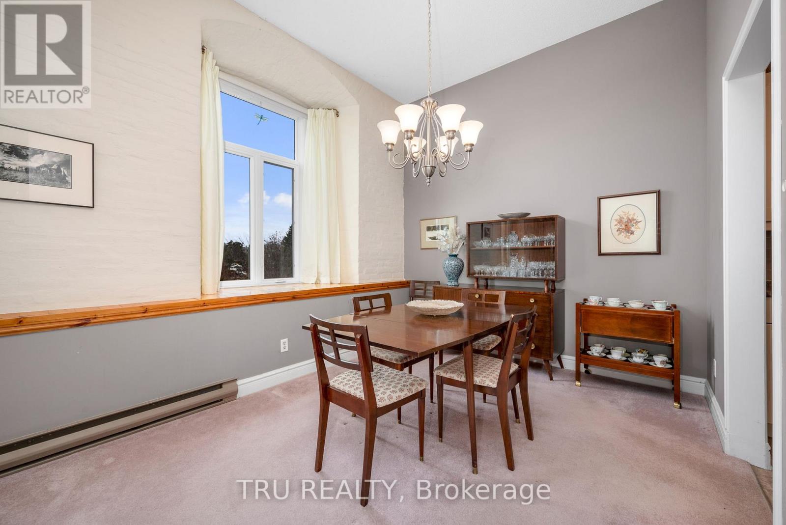 308 - 1 Rosamond Street E