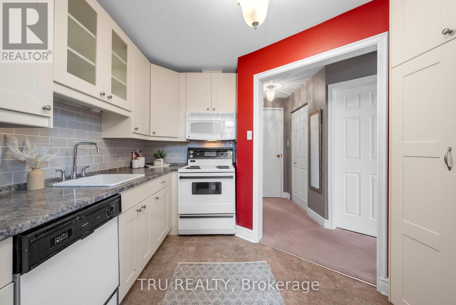 308 - 1 Rosamond Street E