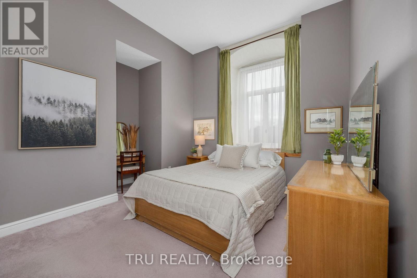 308 - 1 Rosamond Street E