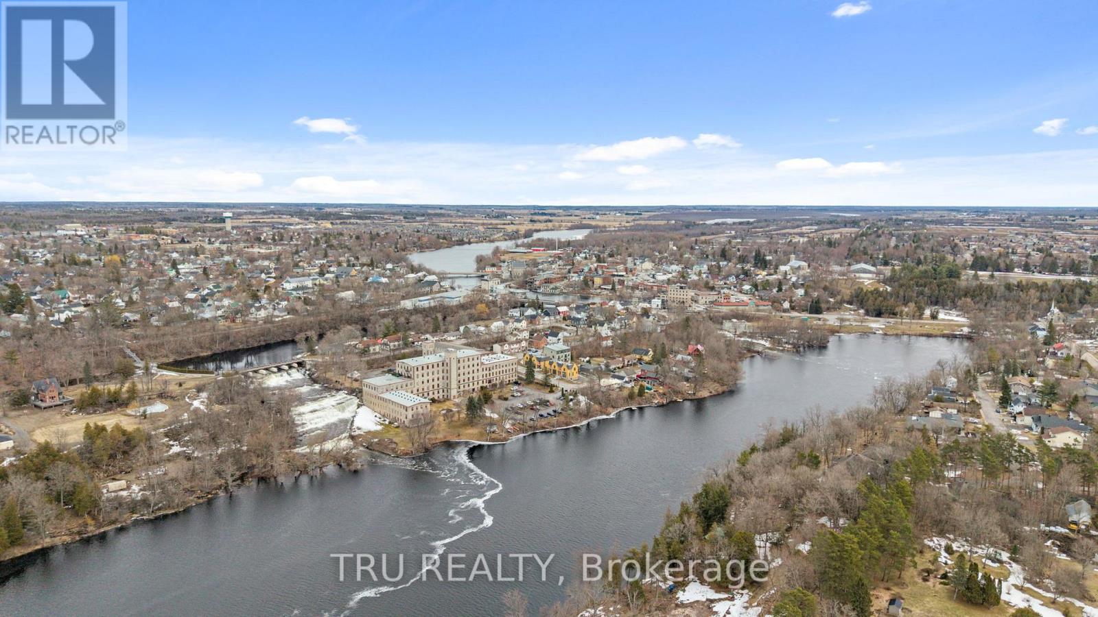 308 - 1 Rosamond Street E