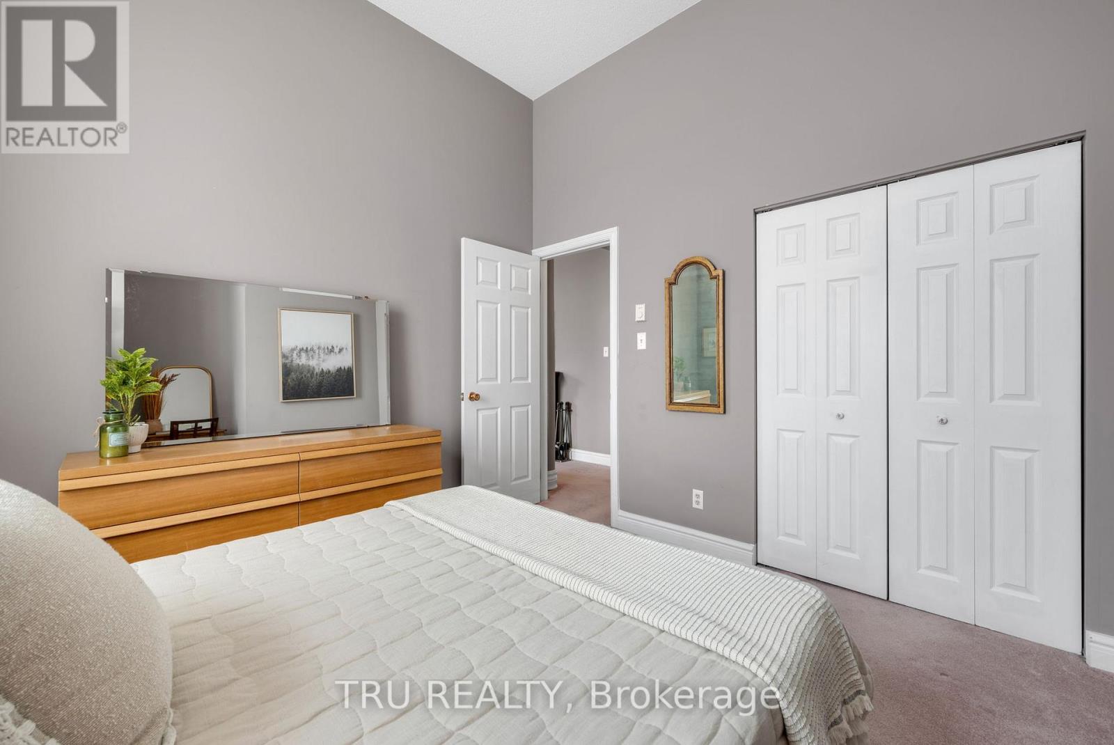 308 - 1 Rosamond Street E