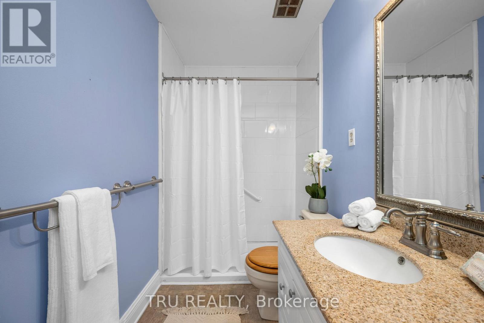 308 - 1 Rosamond Street E