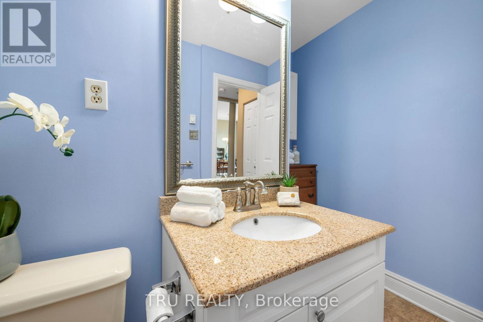 308 - 1 Rosamond Street E