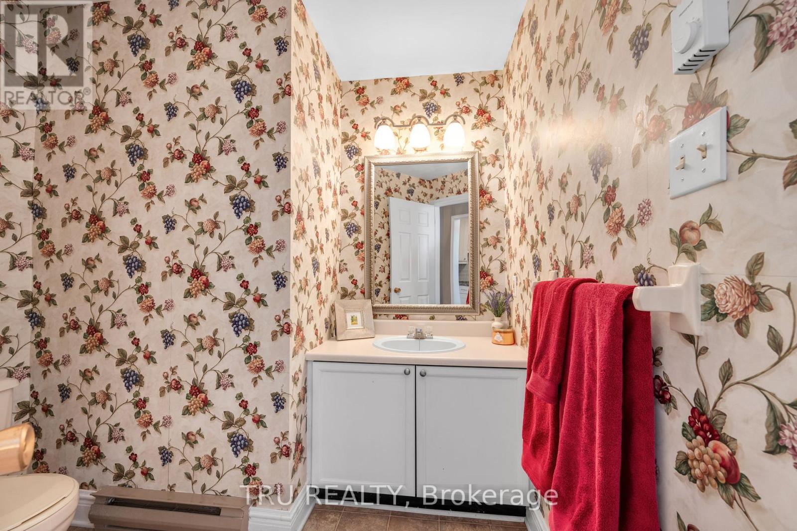 308 - 1 Rosamond Street E