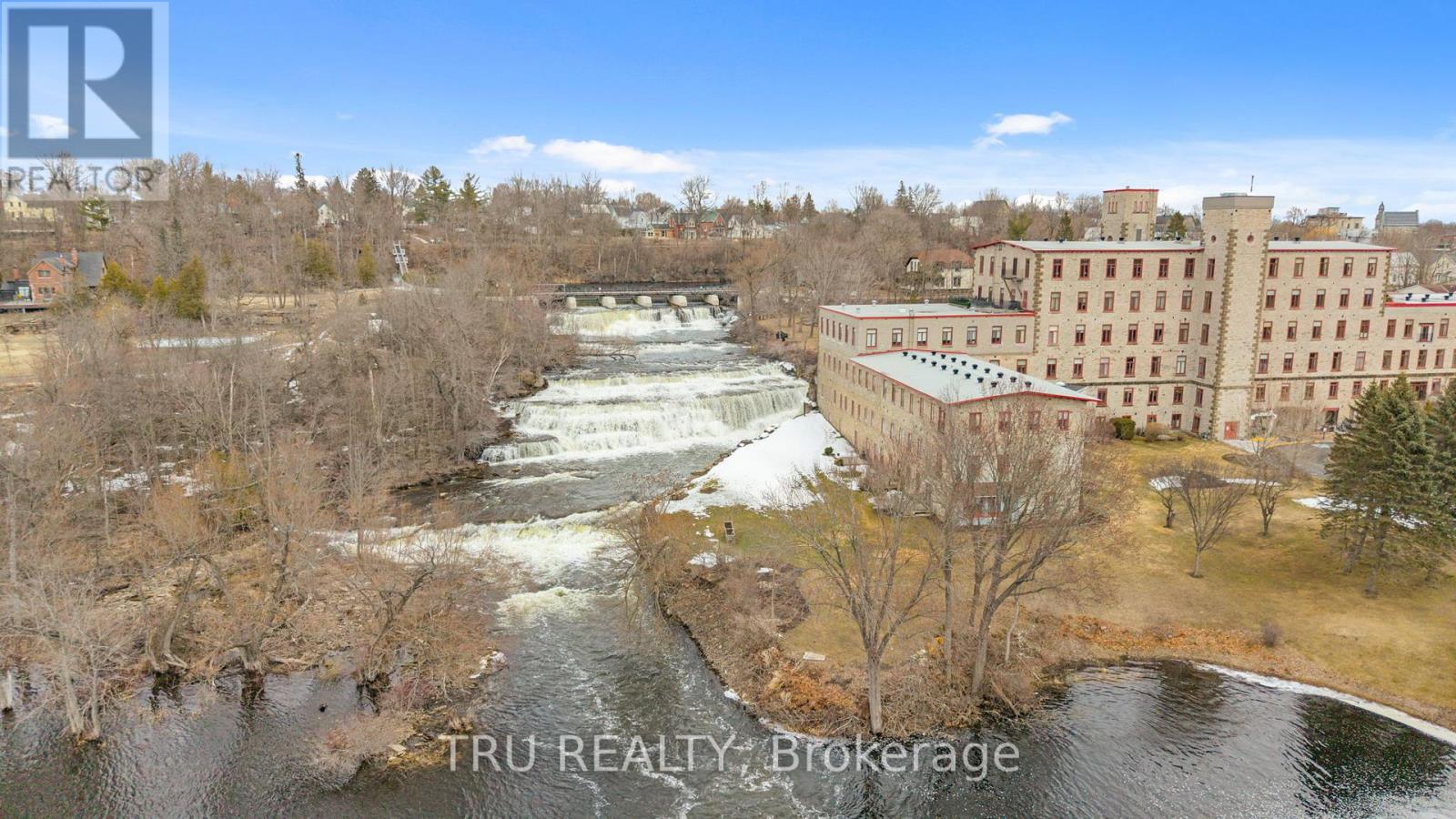 308 - 1 Rosamond Street E